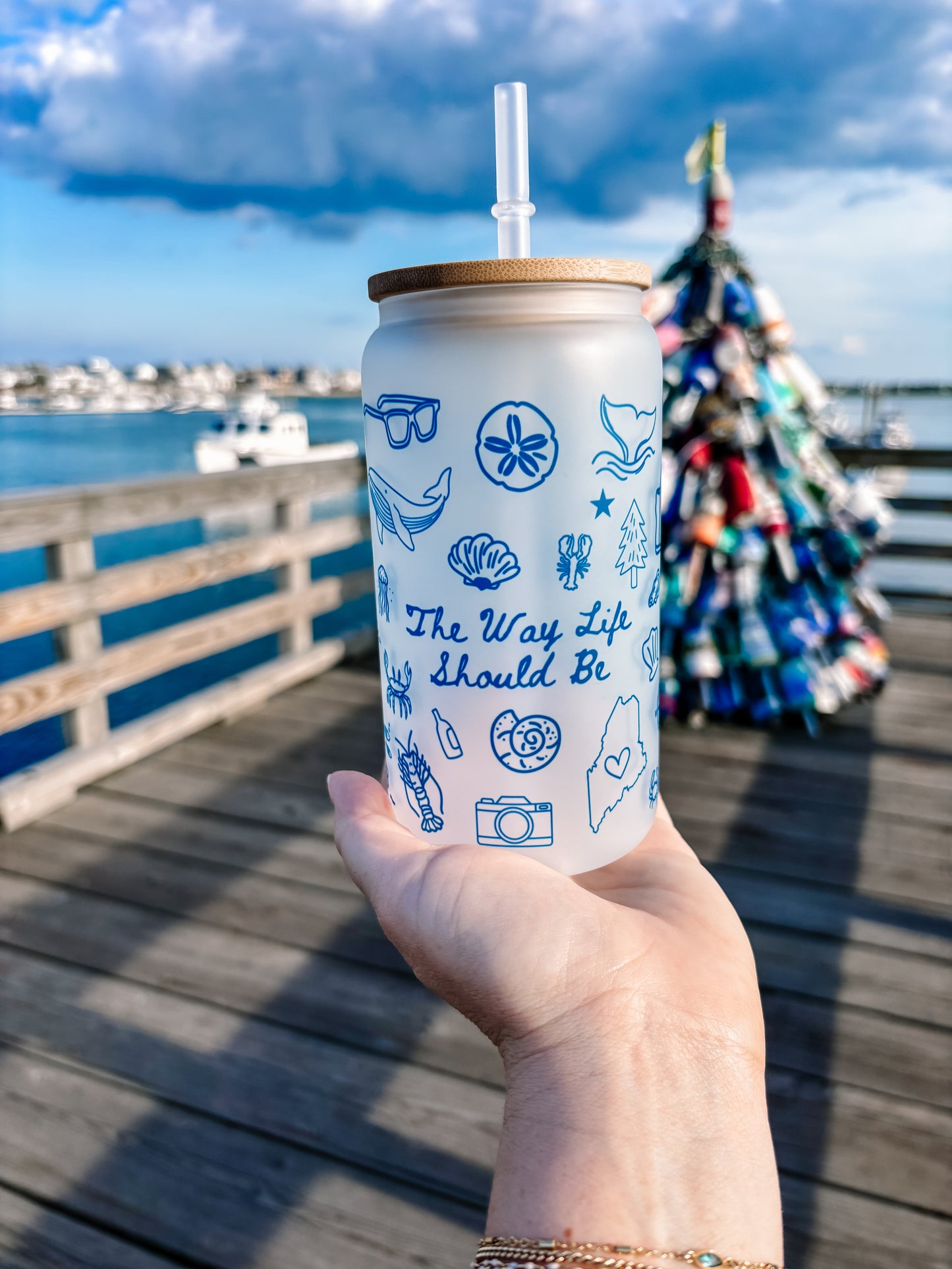 The Way Life Should Be Maine Frosted Can Glass – 16oz with Bamboo Lid and Straw